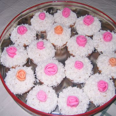 Cup Cakes With Mmf Roses