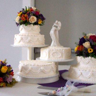 Round & Hexagon Cascading Wedding Cake
