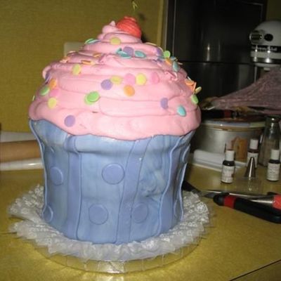 Giant Topsy Cupcake