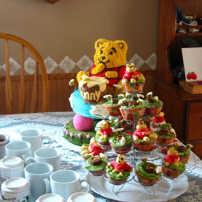 Winnie The Pooh + Bee & Honey Pot Cupcakes