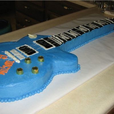 Guitar Cake
