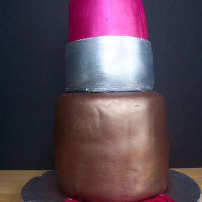 Lipstick Cake