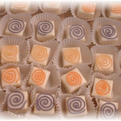 Swirl Petit Fours
