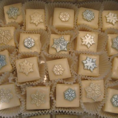 Snowflake Petit Fours