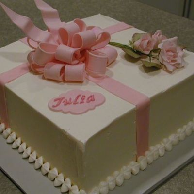 Package Cake With Pink Bow And Pink Roses