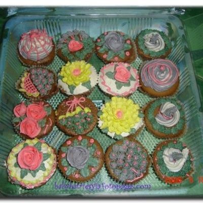Cupcakes - A Present For My Children's Nanny....
