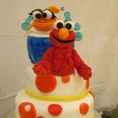 Close Up Of Elmo & Dorthy
