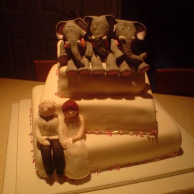 Wedding Cake With Elephant Theme