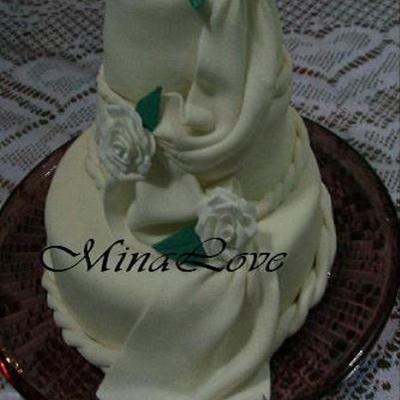 White Rose Cake