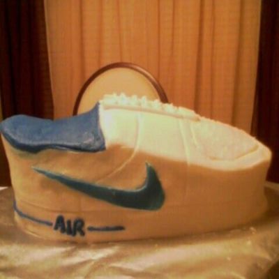Nike_Cake.jpg