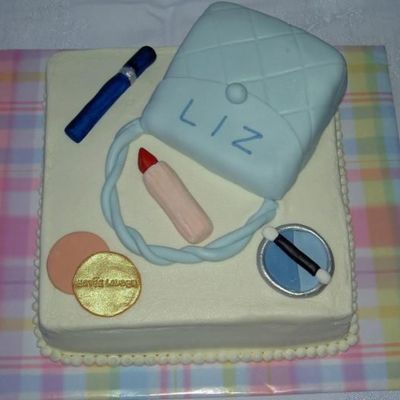 Liz Purse/makeup Cake