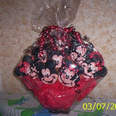 Mickey And Minnie Mouse Cookies