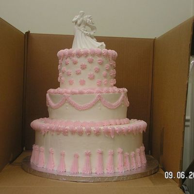 Wedding Cake For Class 4