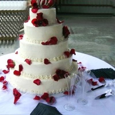 Wedding_Cake_-_Bev_Photo.jpg