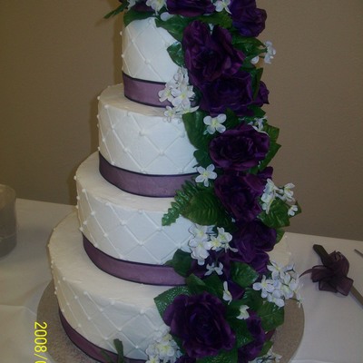 Round Wedding Cake - Dec 2009