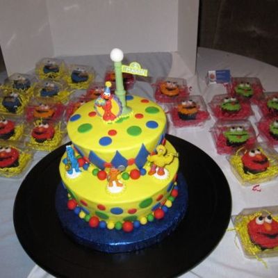 Sesame Street Cupcakes And Smash Cake