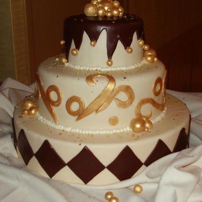 Brown And Gold Luxe Cake