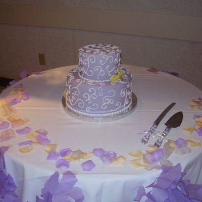 Lilac And Yellow Calla Cake