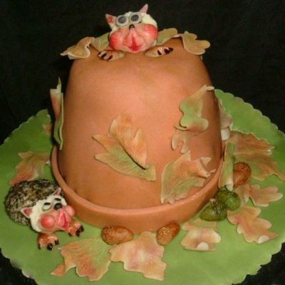 Autumn Cake With Hedgehodges