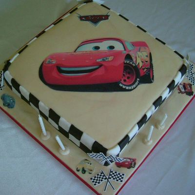 Lightning Mcqueen Cake