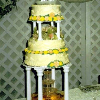 Wedding Cake With Fountain