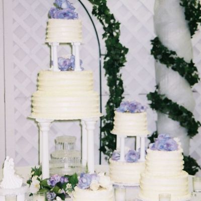 Large Round Wedding Cake