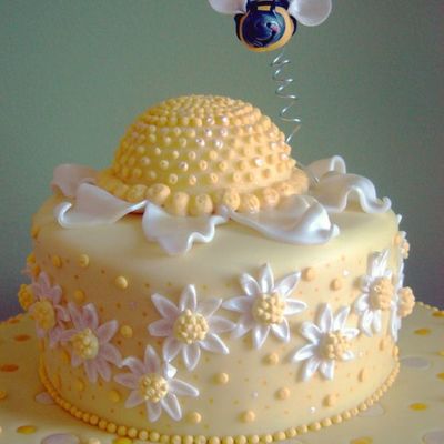 Yellow Daisies With Bumble Bee