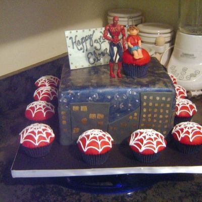 Spiderman Cake And Cupcakes With Edible Wrappers