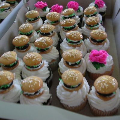 Hamburger Cupcakes