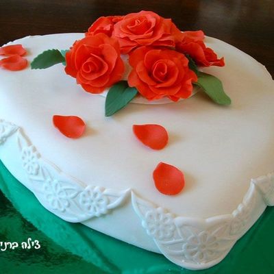 Red Roses - A Side View