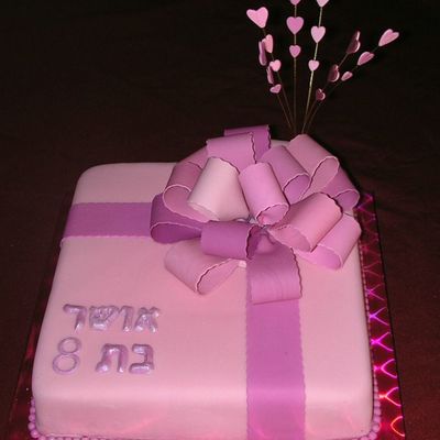 Pink Bows Cake - General View