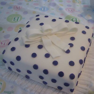 White Cake With Raspberry Mouse (Mix), Buttercream, Fondant