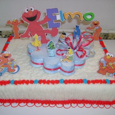 Close-Up Of Middle Cake