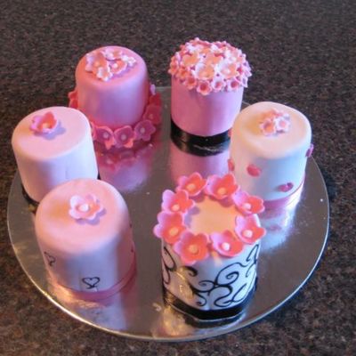 Mini Cakes - A Selection