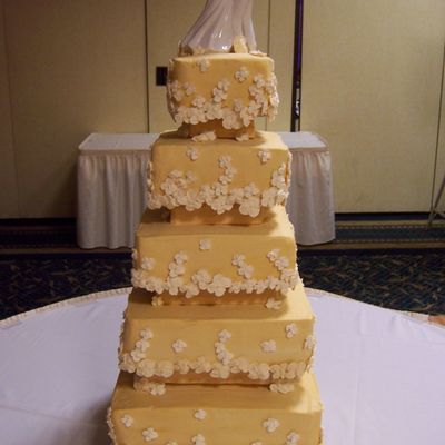 Champagne And Ivory Wedding Cake