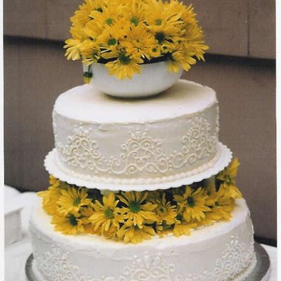 Daisy Engagement Party Cake