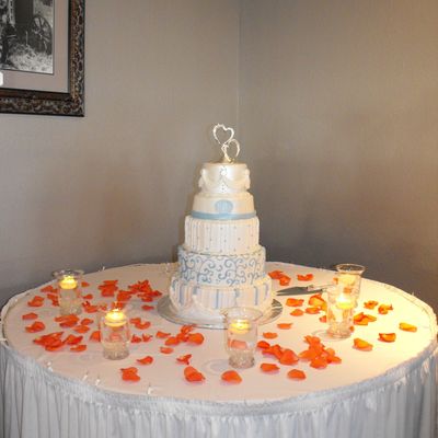 Round Wedding Cake