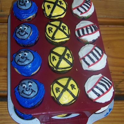 Train Themed Cupcakes