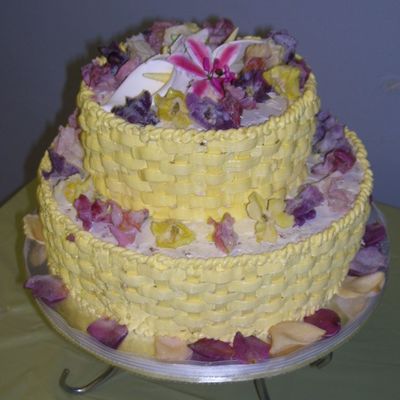 Yellow Basketweave With Crystallized Roses And Snapdragons