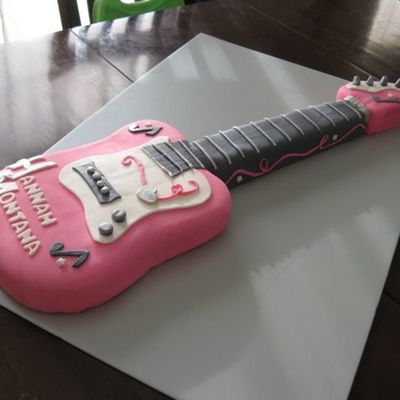 Hannah Montana Guitar Cake