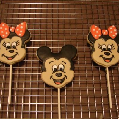 Mickie And Minnie Cookie Pops
