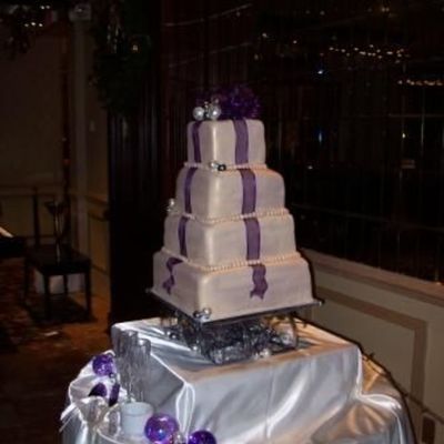 Christmas Time Wedding Cake
