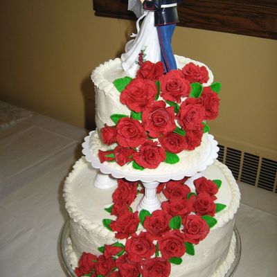 Red Rose Wedding Cake