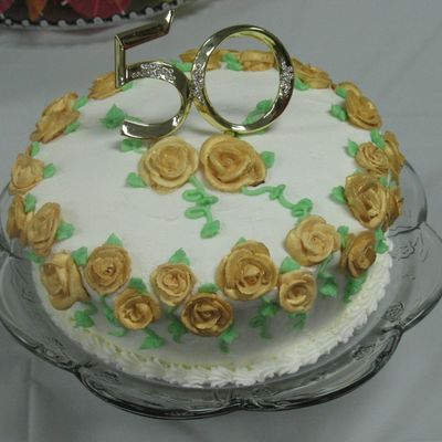 50Th Anniversary-White W/ Gold Roses