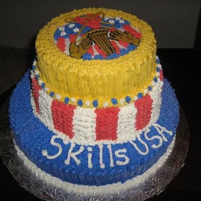 Mi Primer Bizcocho Y Para Promocionar 14 10 8 Pound Cake Con Amarreto Y Buttercream Con Sabor A China Mucho Todavia Por Aprender