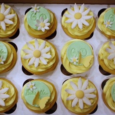 Daisy And Butterfly Cupcakes