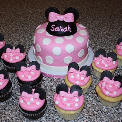 Minnie Mouse Cake And Cupcakes