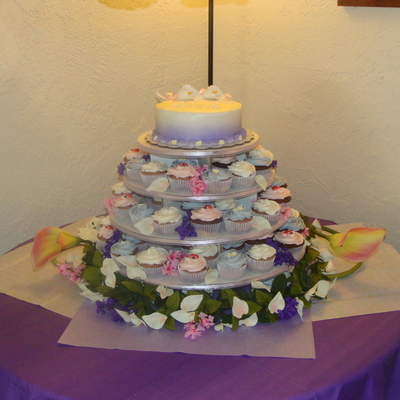 Calla Lilly And Lady Bug Cupcake Tree