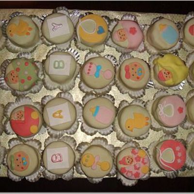 Baby Shower Mini-Cakes