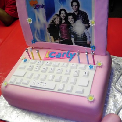 Icarly Cake